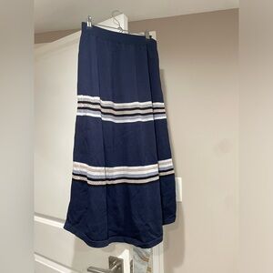 Elegant Navy Blue Skirt with Striped Detail